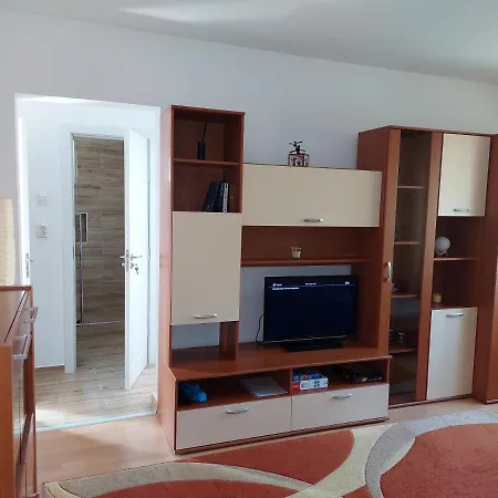 Апартаменти Bright And Cozy Apartment! *